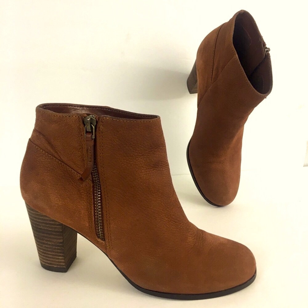 🛍 Cole Haan Pebbled Suede Chelsea Bootie, Size 7, EUC